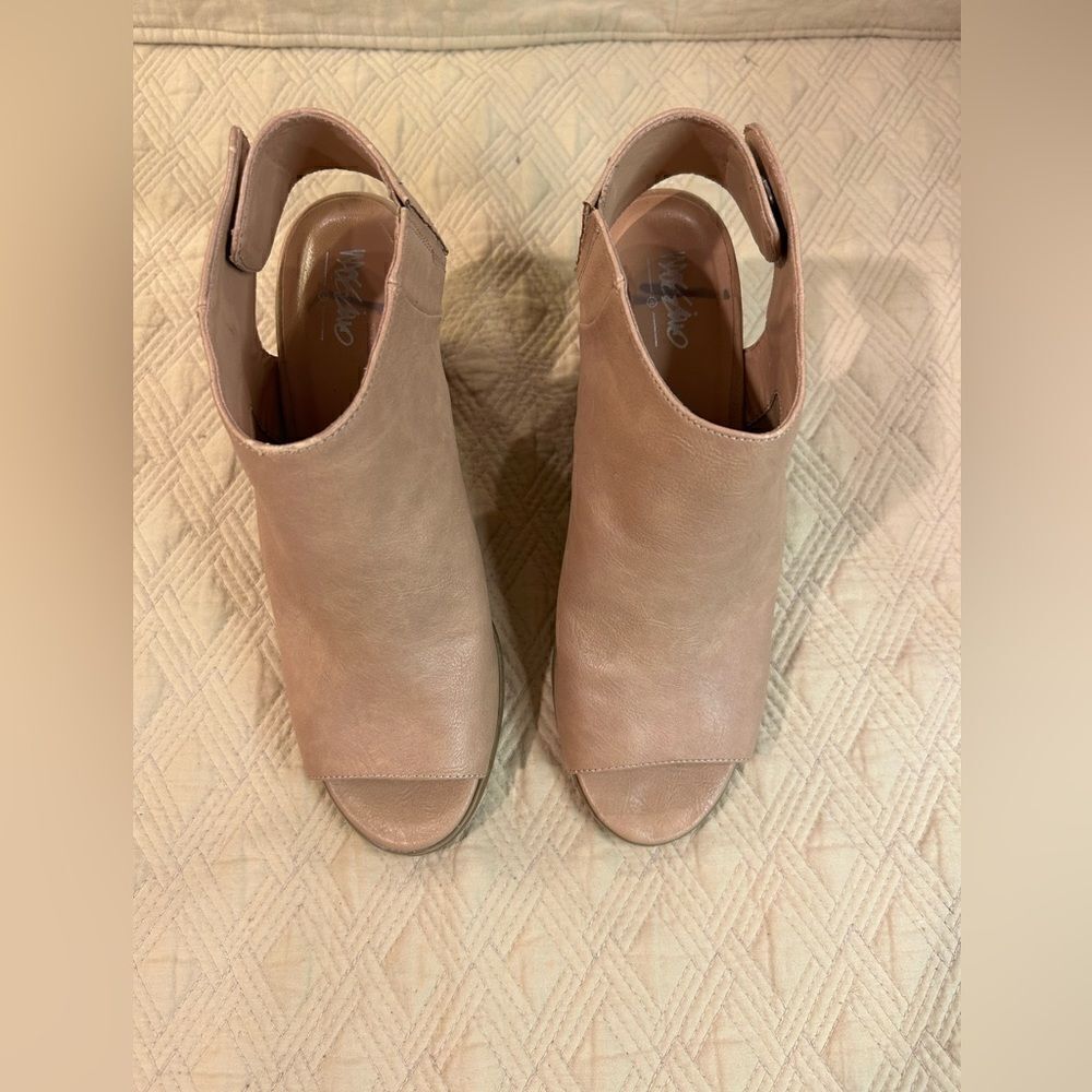 Mossimo sandals  